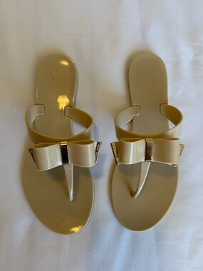 Michael Kors Beige Jelly Sandals Bow Flip Flops